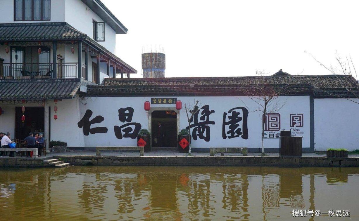 逃离昏暗的废弃城